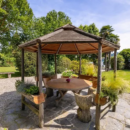 Evelina فيلة Travedona